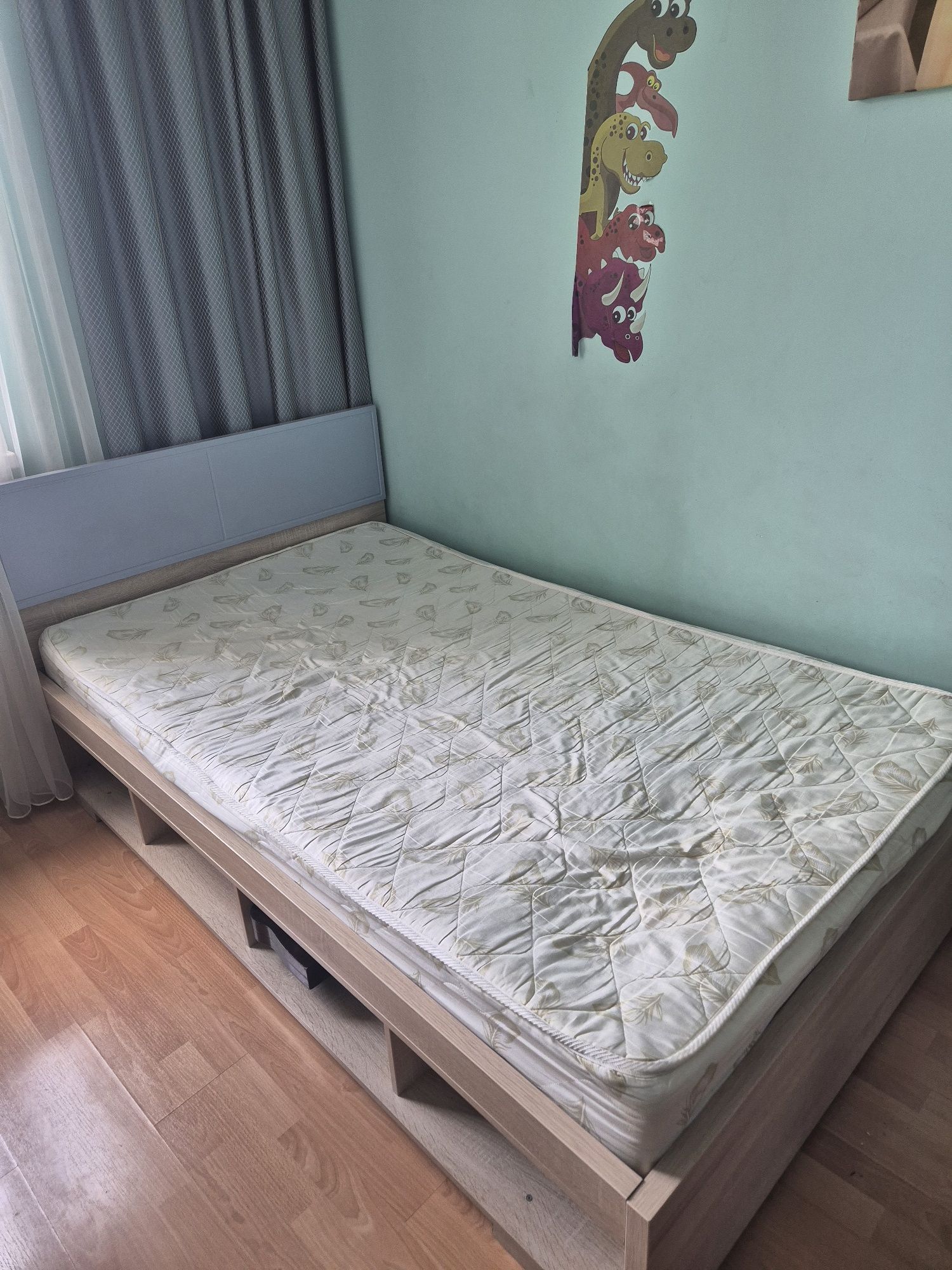 Качественная кровать из чистого дерева