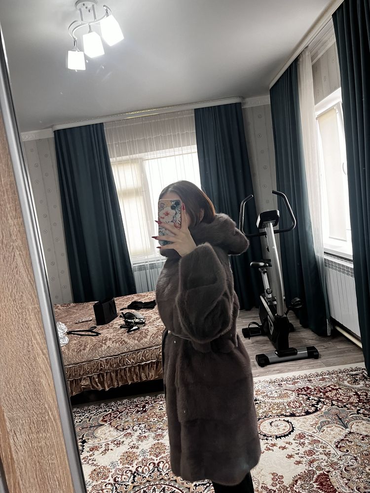 Продам норковую шубу