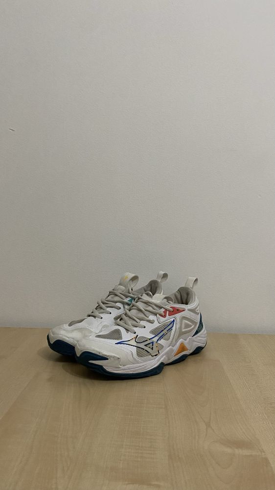 Mizuno momentum 3