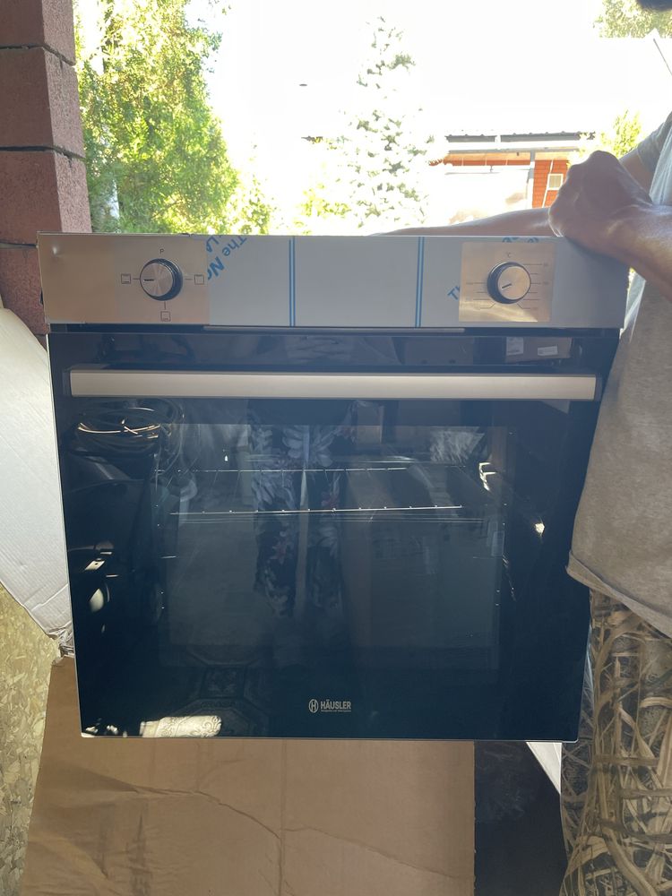 Продам новую встраиваемую электрическую духовку  .