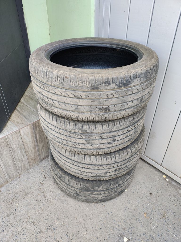 Goodyear efficient grip suv 235/50/19