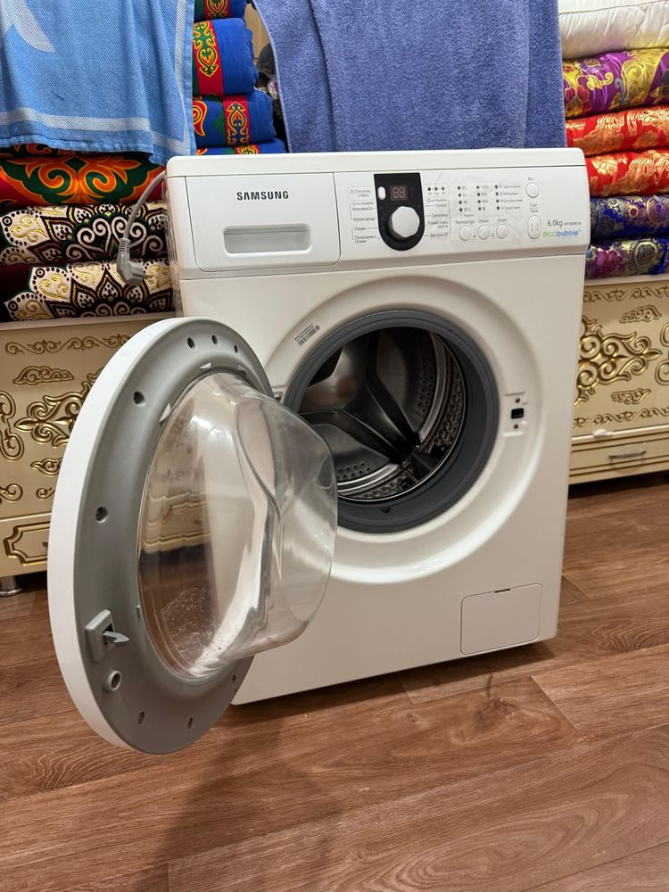 Продам стиральную машину Samsung WF1600WCW EcoBubble 6кг.