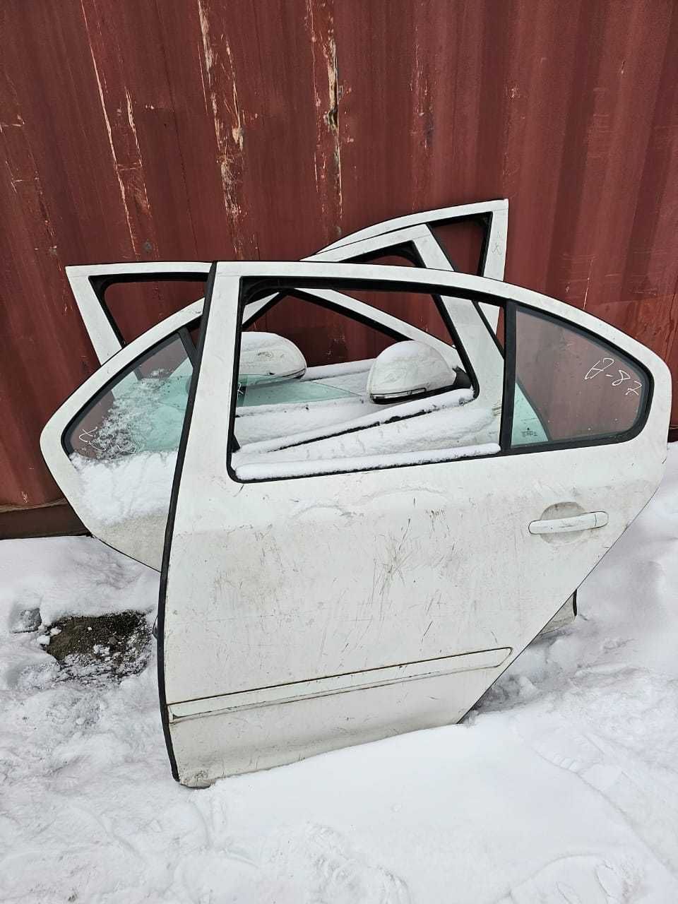 Skoda A5 2013 двери