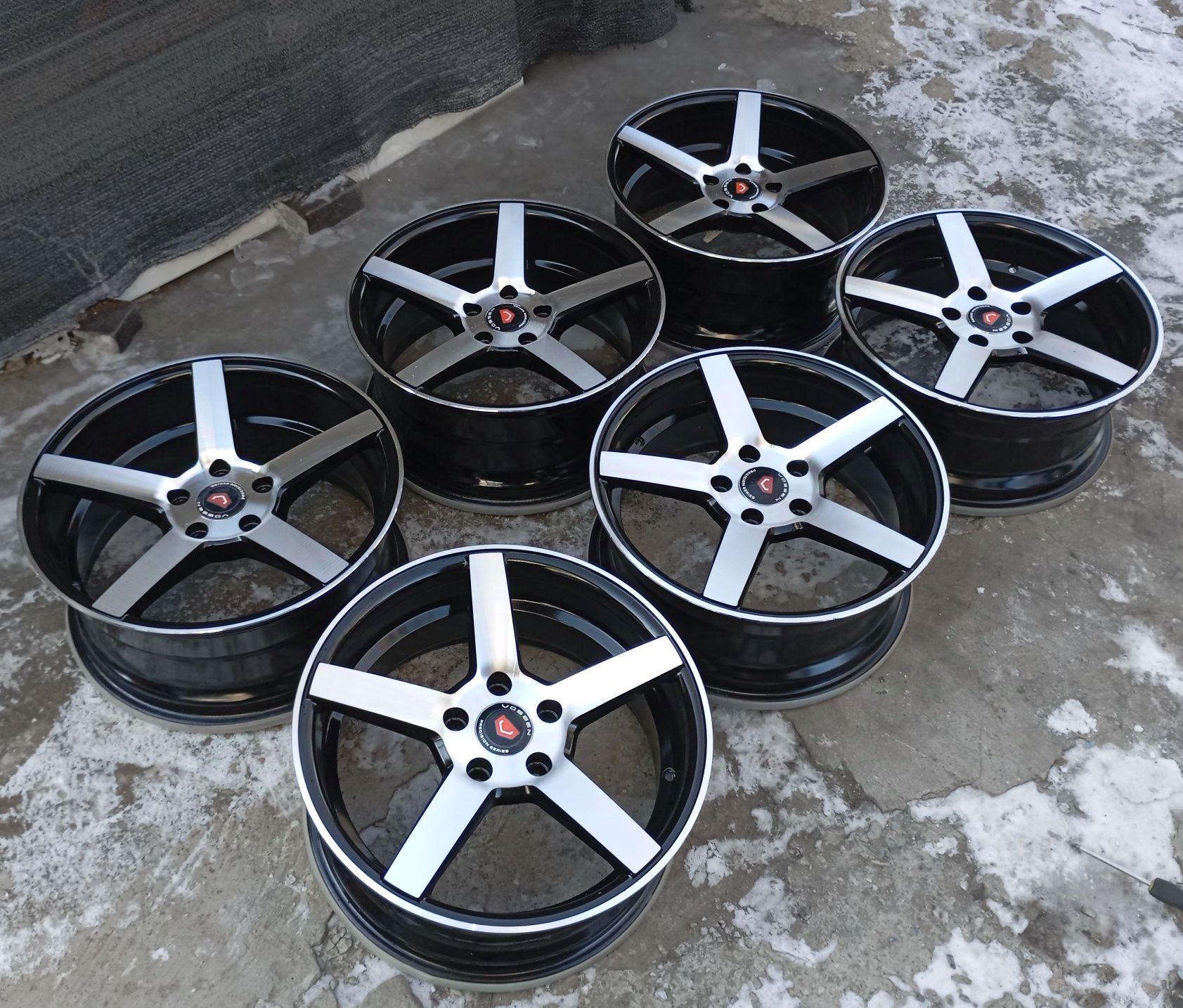 Диски Vossen 17 разноразмерные пер J7,5 зад J8 ет 35 крепёж 5/114,3