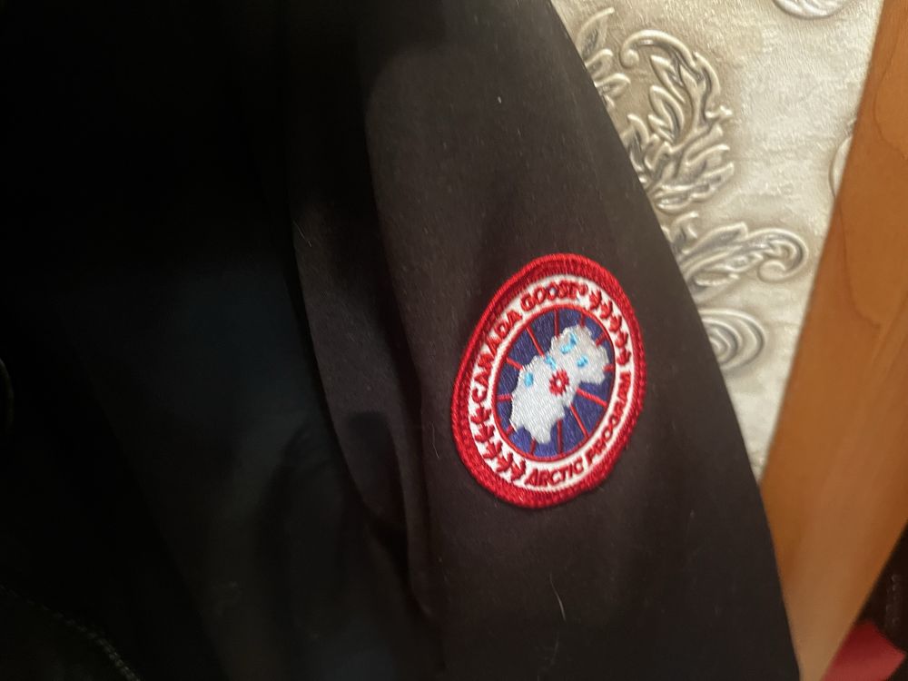 Продам парку Canada Goosе