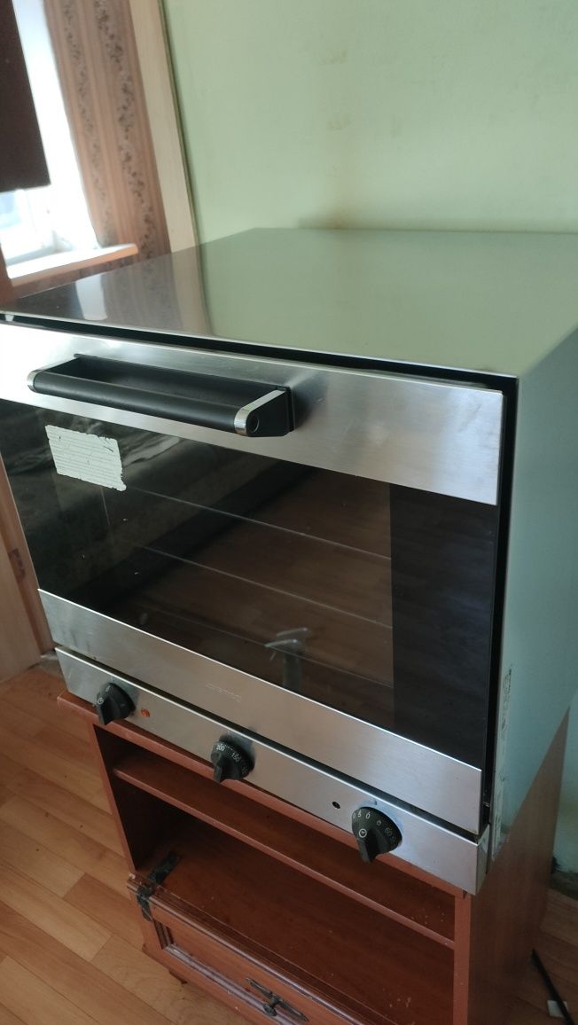 Продам духовку smeg