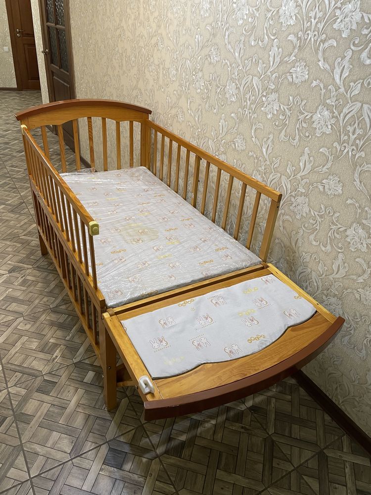 Детская кровать из дерева