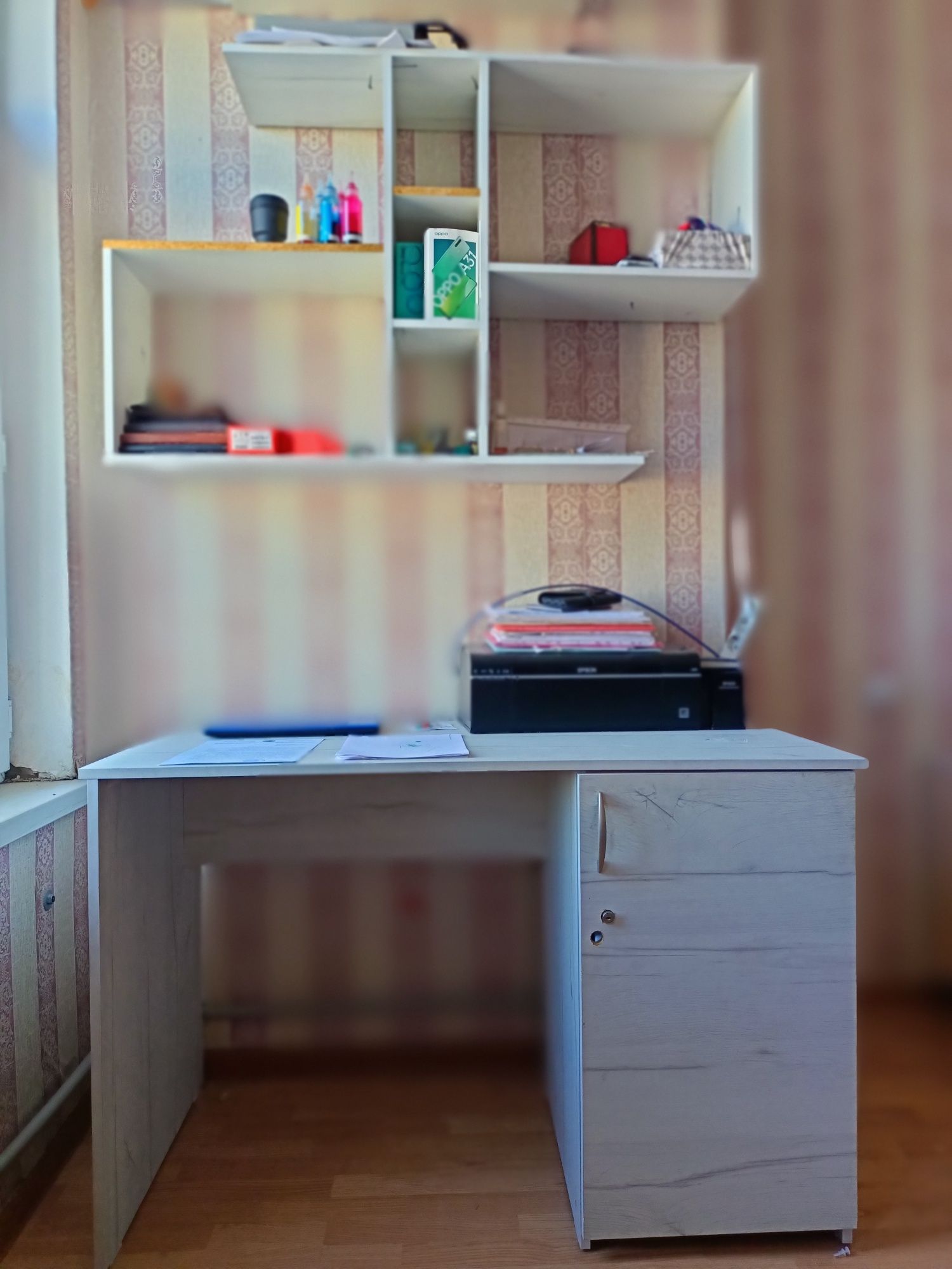 Парта с книжными полками