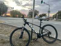 Trek marlin 4 2024 рама L
