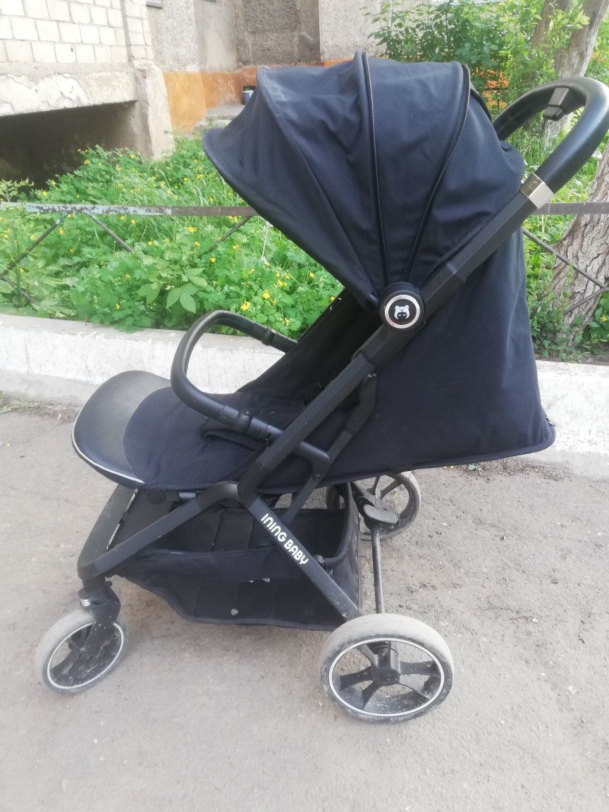 Коляска прогулочная