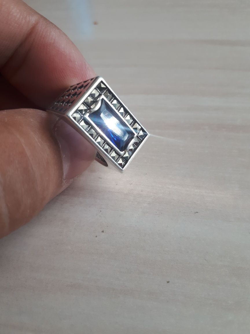 Продам серебрянную печатку