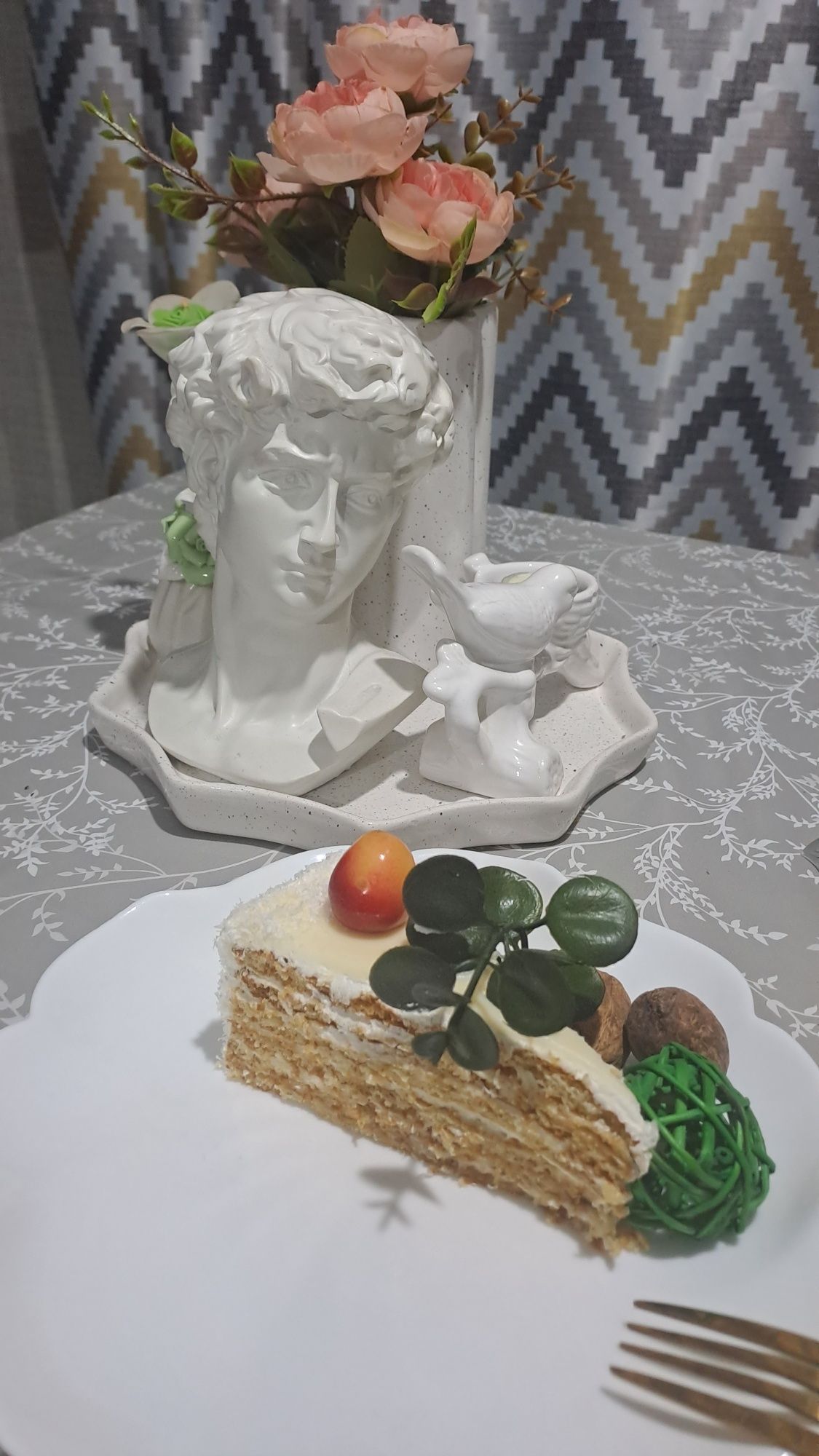 Декор для дома, различные декоративные элементы для создания уюта