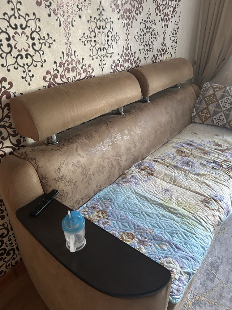 Продам диван для гостиной