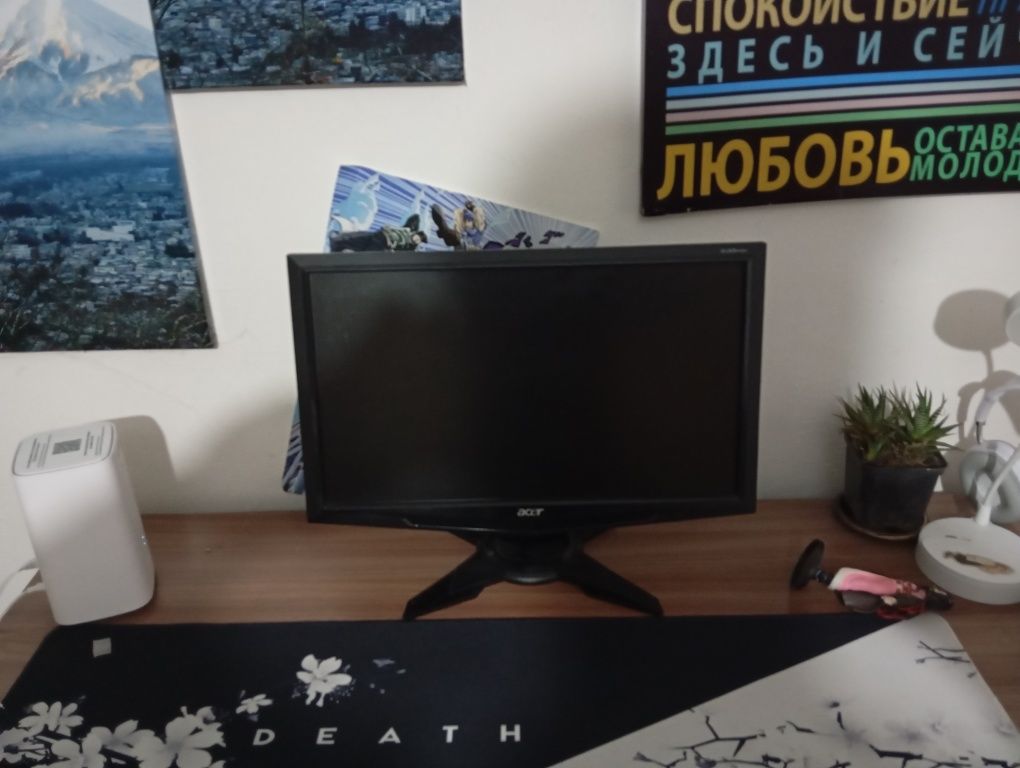 Продаю компактный монитор Acer