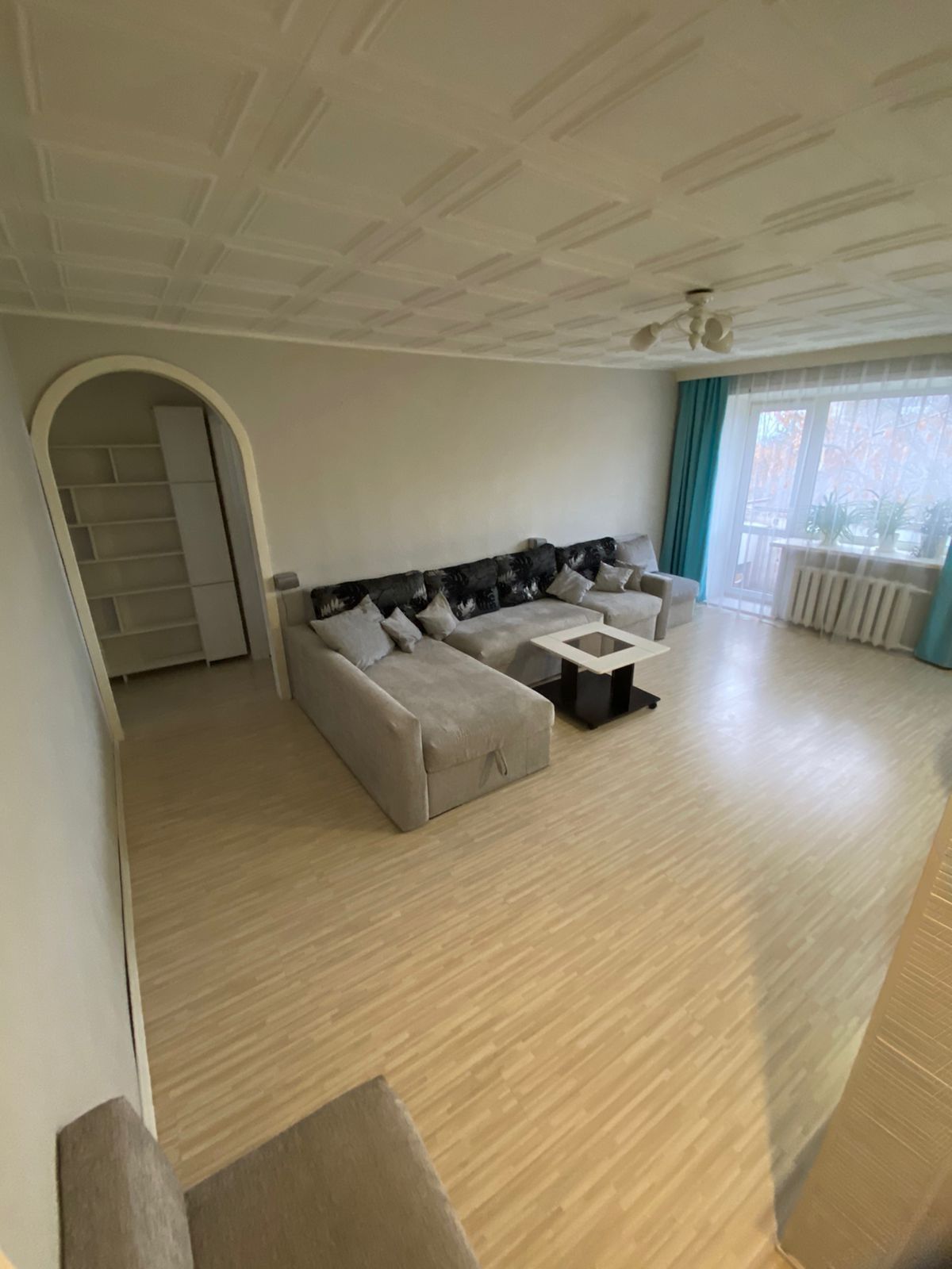 Продам 3-х комнатную квартиру 58 кв.м,  4/5 эт, центр