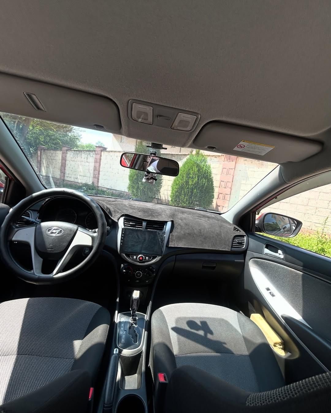 Hyundai Accent --