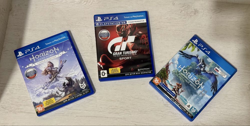 Плэйстейшн 4 про с 2 джойстиками и играми