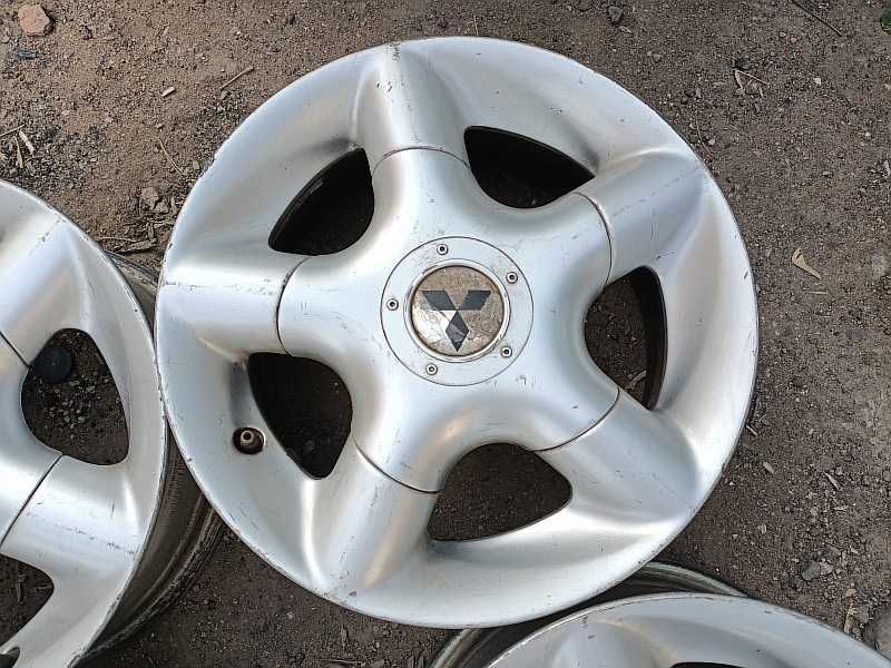Продам оригинальные легкосплавные диски "Fondmetal" на Mitsubishi