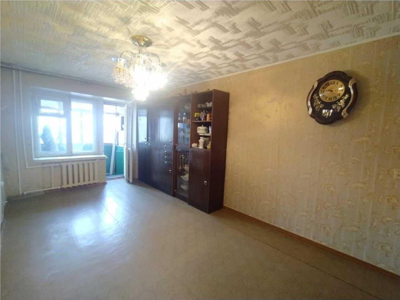 Продам 2-х ком.в Михайловке ост-вка Баня,кирпич 4этаж сан.узел раздель