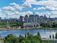 трехкомнатная квартира на Набережной с отличным видом