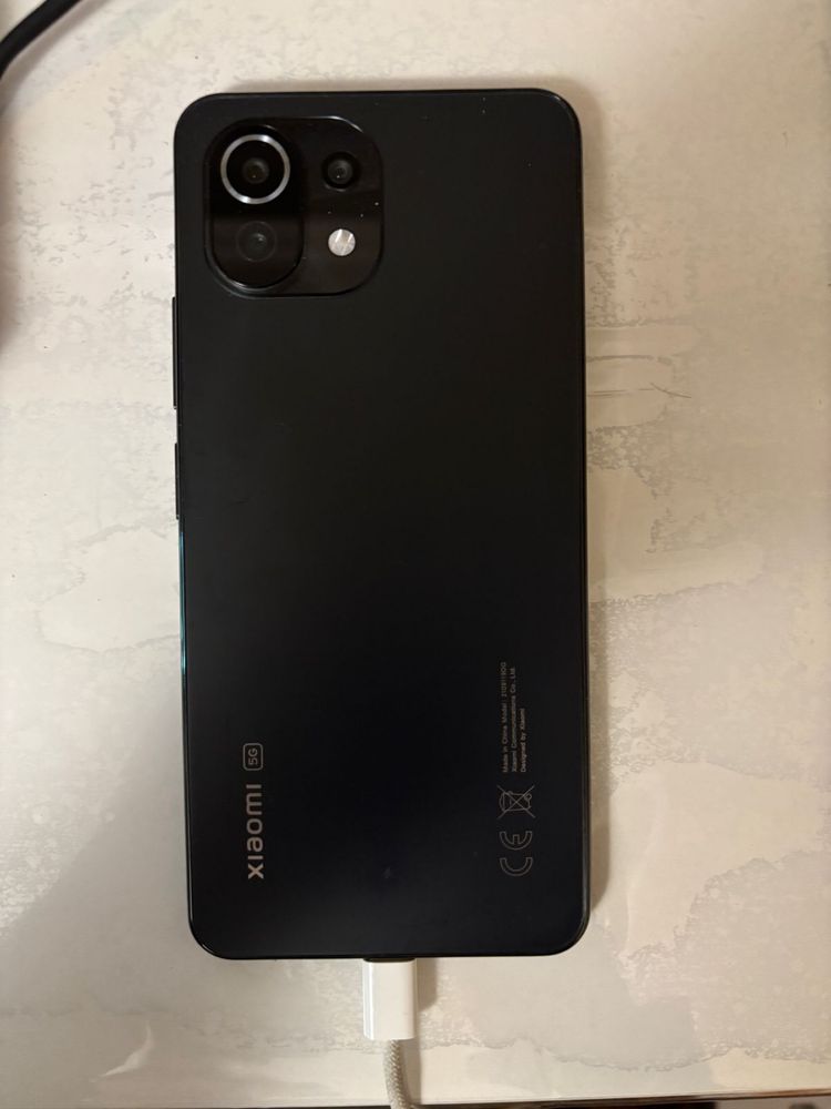 Продам Xiaomi 11 Lite 5G NE (128 ГБ) в хорошем состоянии