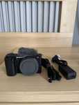 Sony ZVE10 + 3 аккумулятора + зарядник + флешка