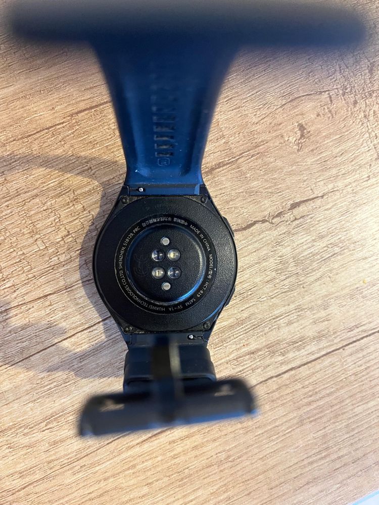смарт часы Huawei watch GT2e в рабочем, хорошем состоянии
