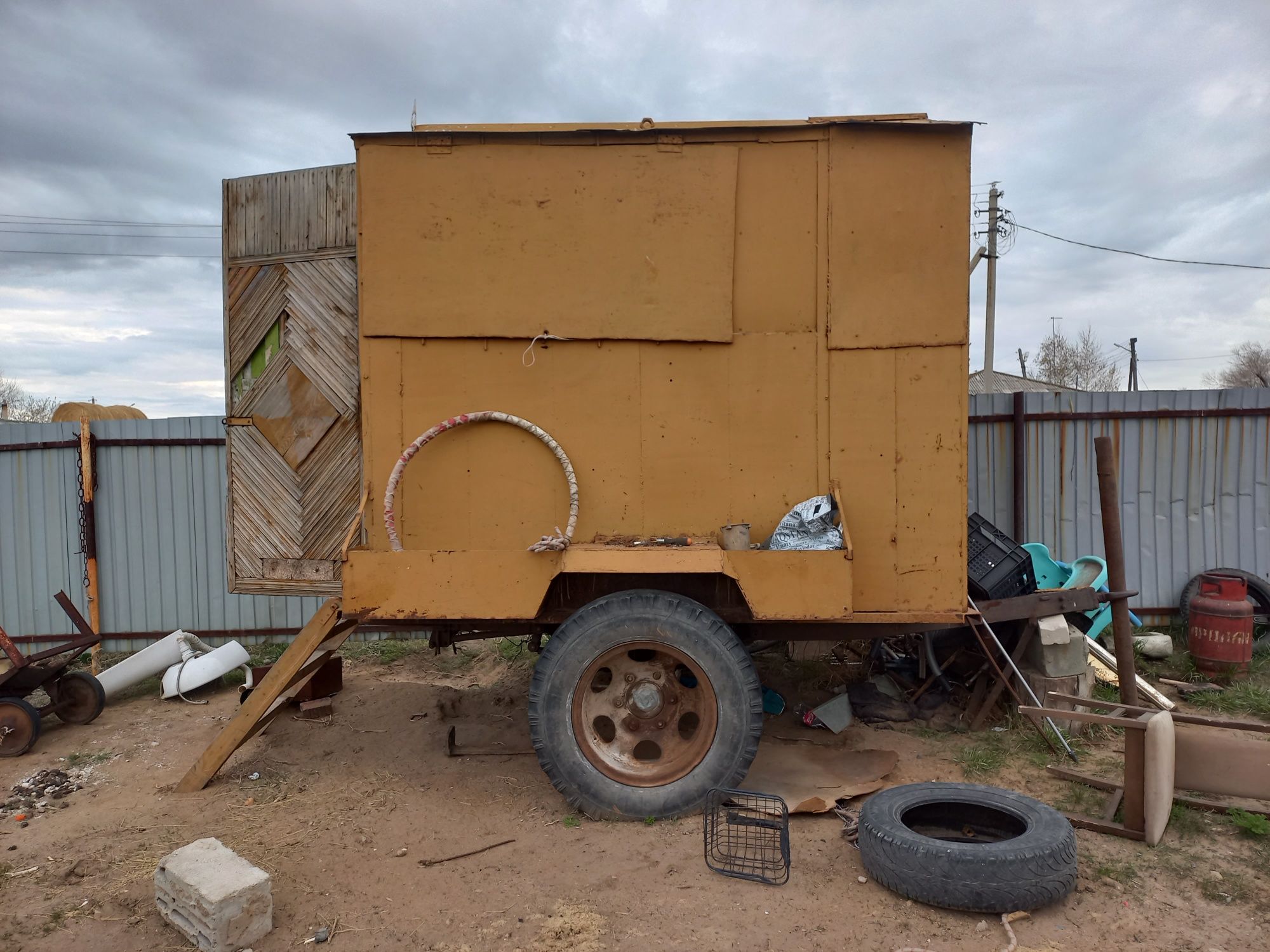 Грузовой прицеп бутка