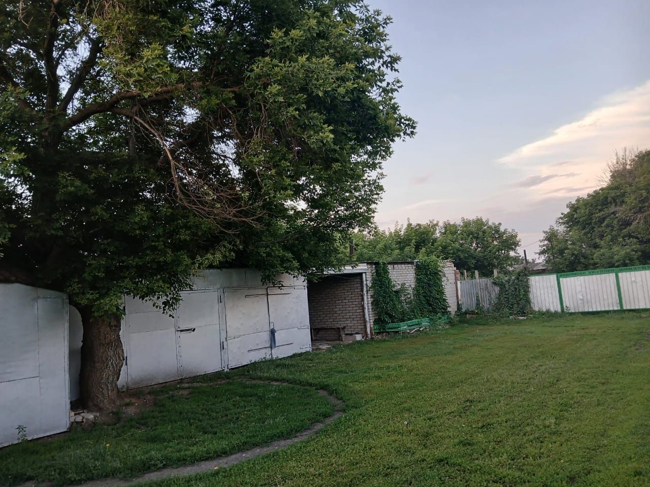 Продам дом с земельным участком  в с.Айет