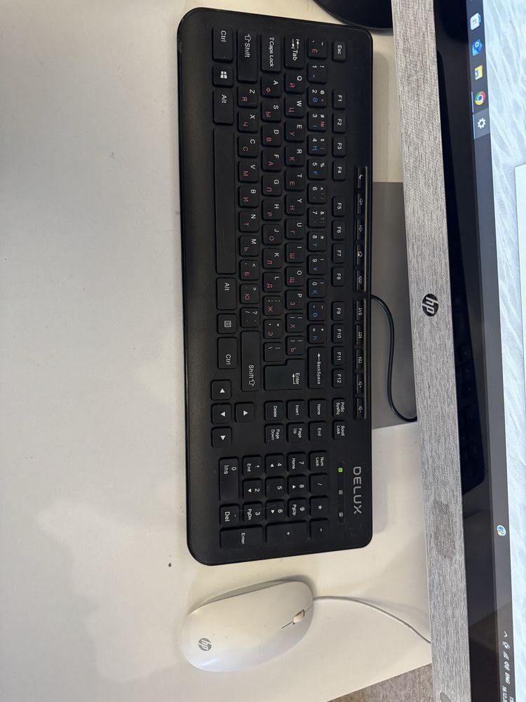 Моноблок HP Pavilion All-in-One 27-r0xx