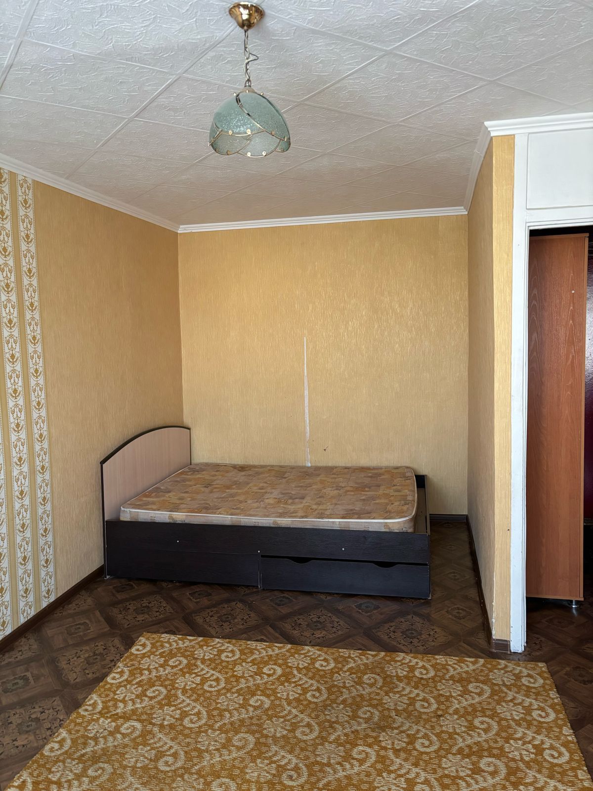 Продам квартиру .
