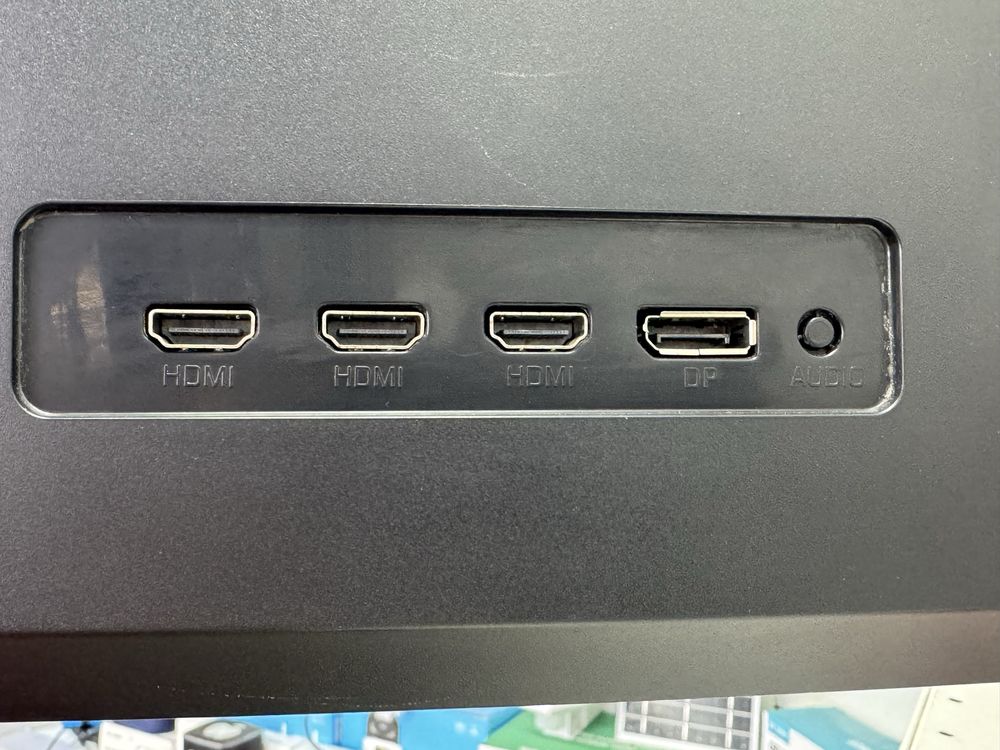 Изогнутый игровой монитор 32" (60гц) срочно торг. высокого качества