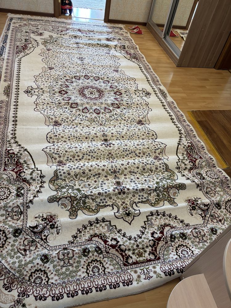 Продаю турецкий ковер для прихожей