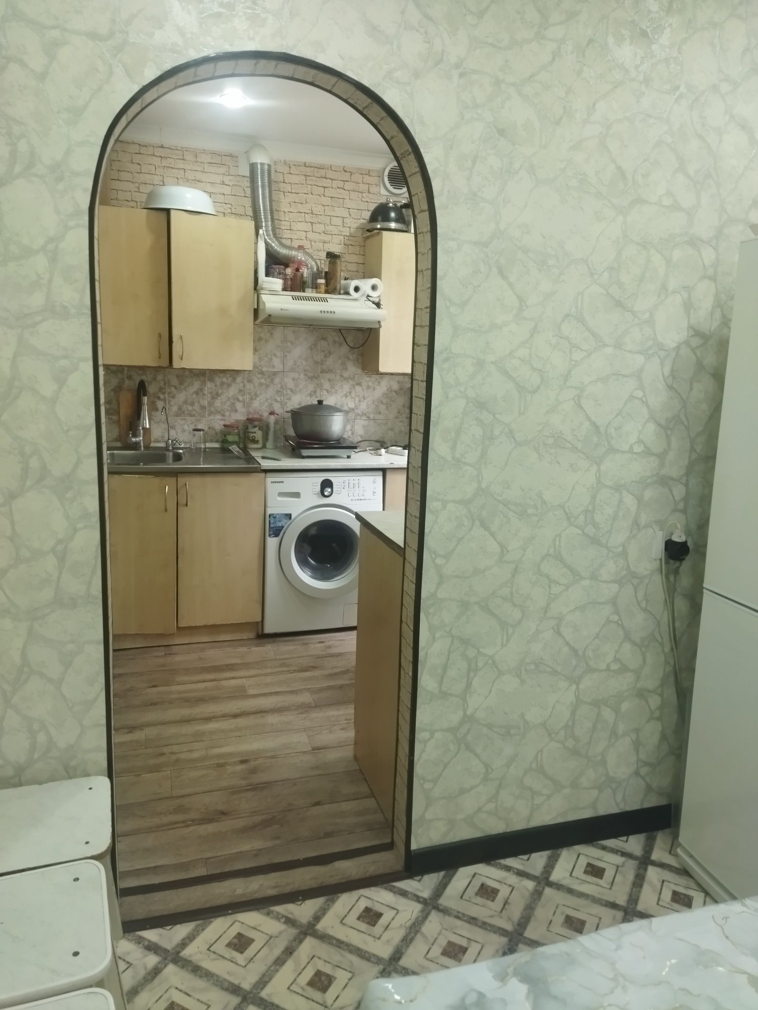 Срочно в связи с переездом в др.город продам 4х.комн. на Юго-Востоке