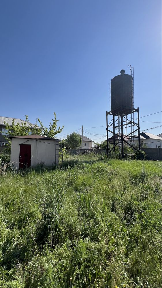 Продается участок с 2-я банями, времянками. Иргели