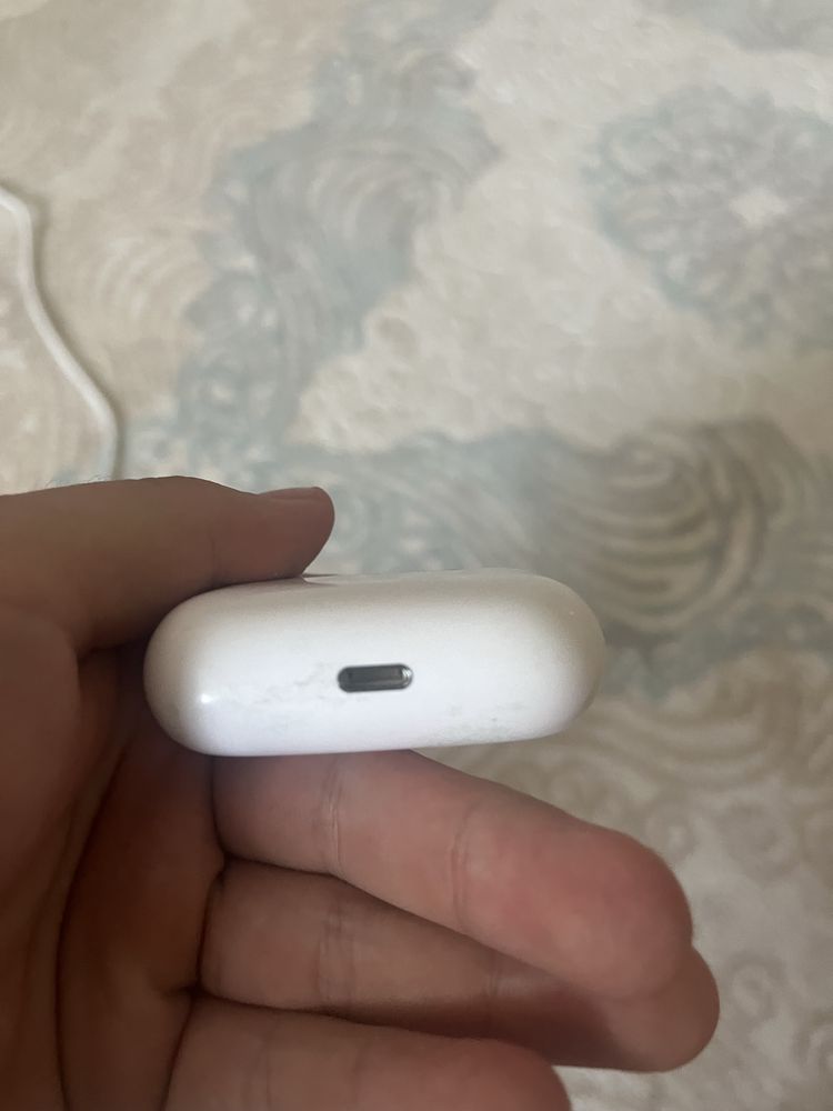 Продам airpods новые