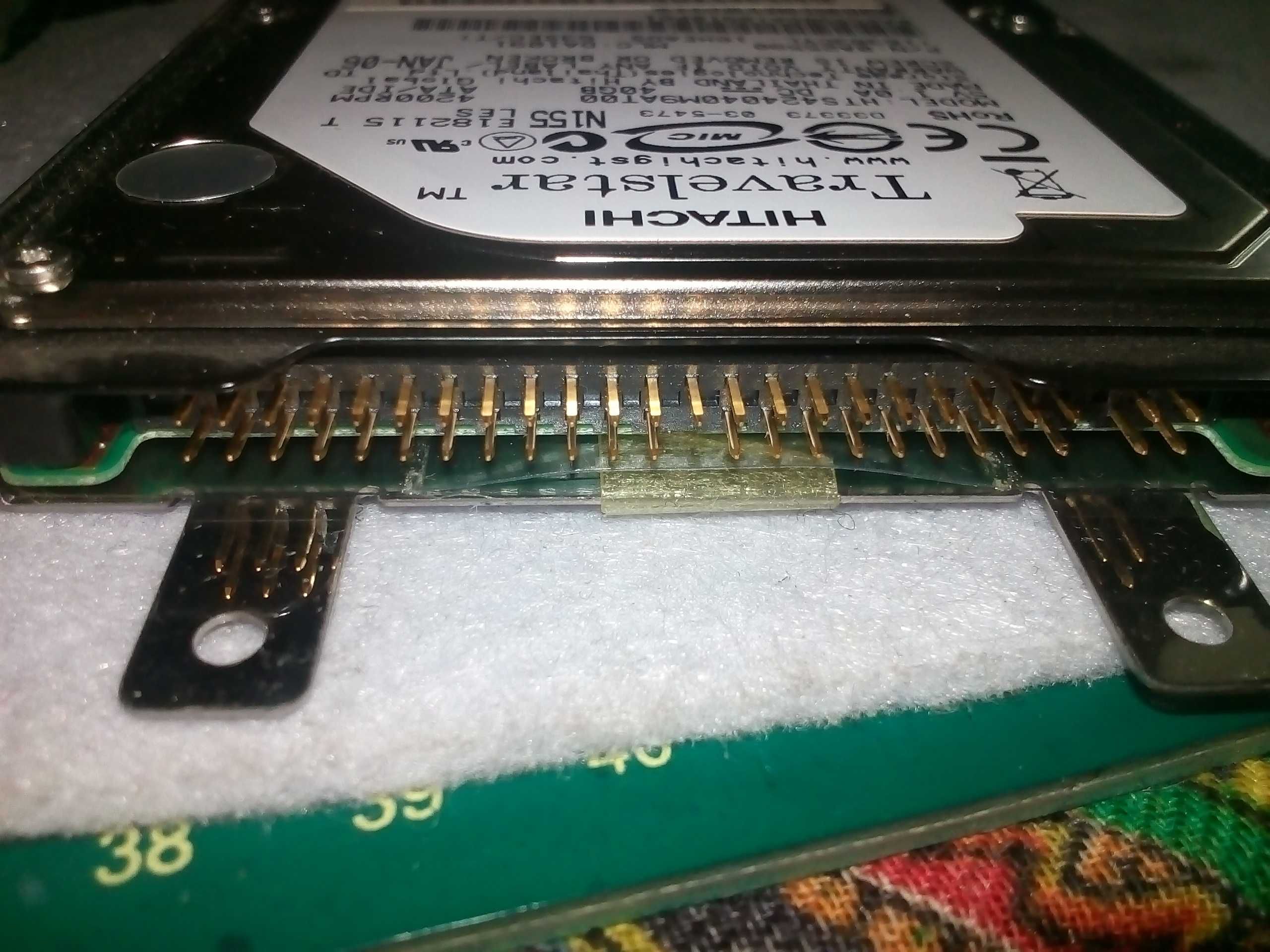 Продам Жесткий диск Hitachi 40Gb 4200 IDE 2,5"  и  ОЗУ 256MB 2 шт.