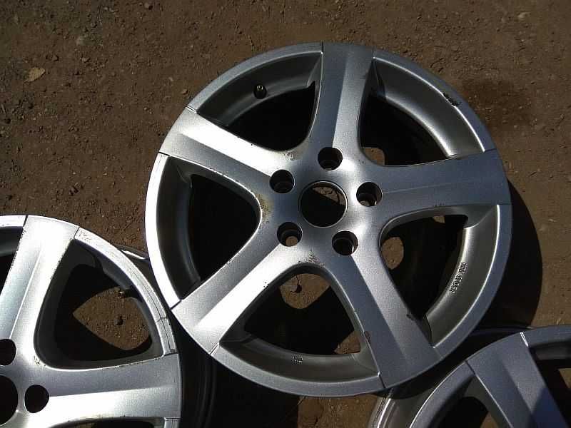 Продам оригинальные легкосплавные диски фирмы "Autec" на Audi