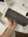 Портативную колонку JBL