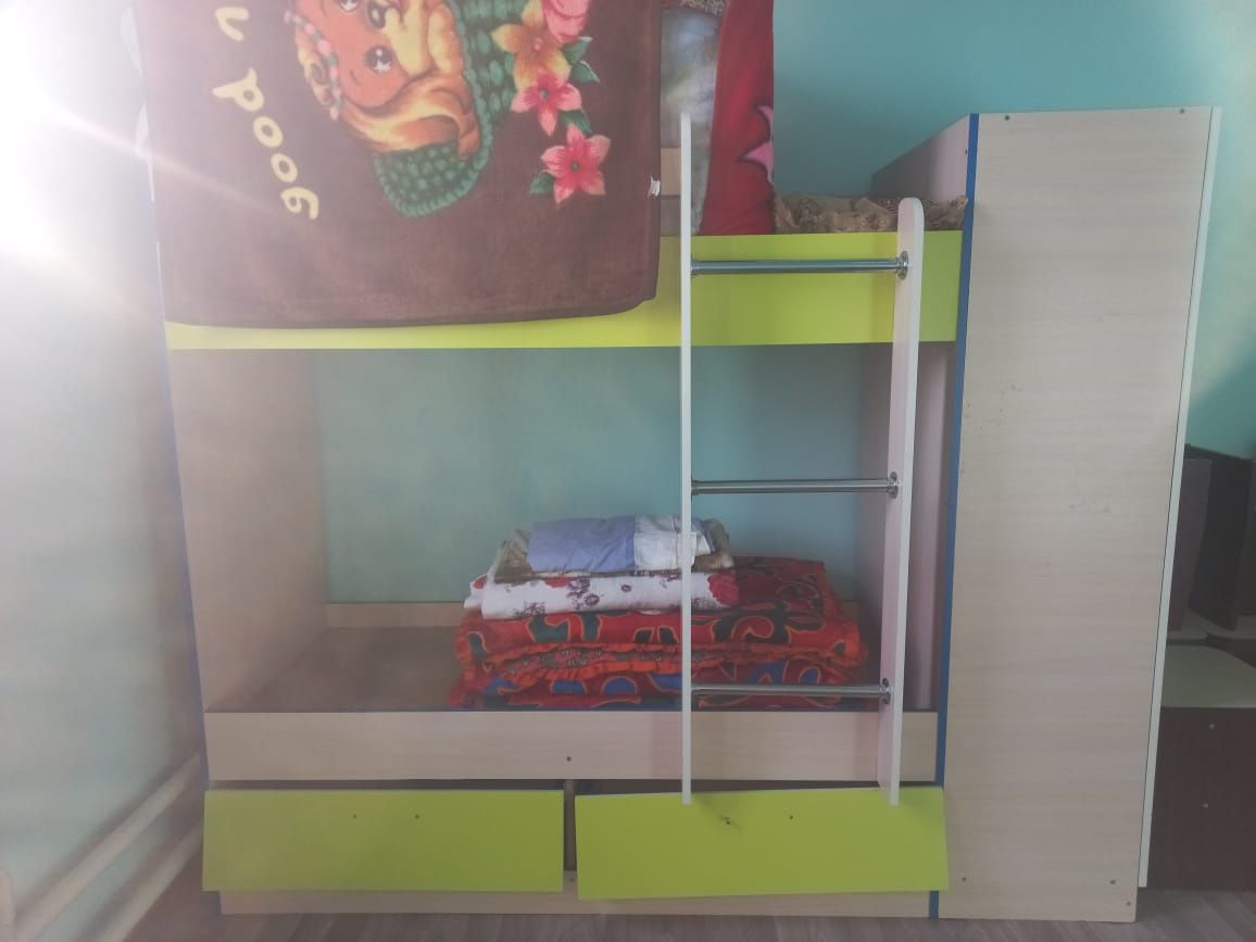Кровать детская с шкафом