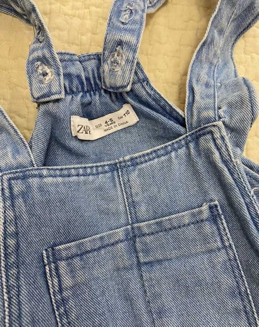 Джинсовый комбинезон на девочку Zara.