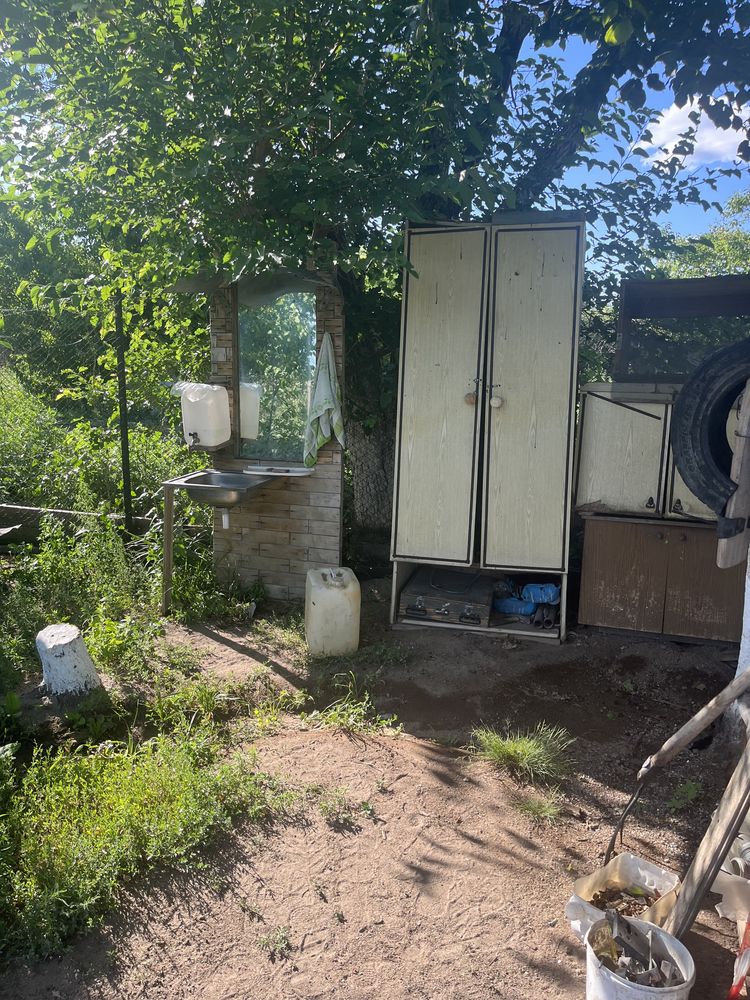 Продам дачу возле ГК Жемчужина , туалет душ все есть