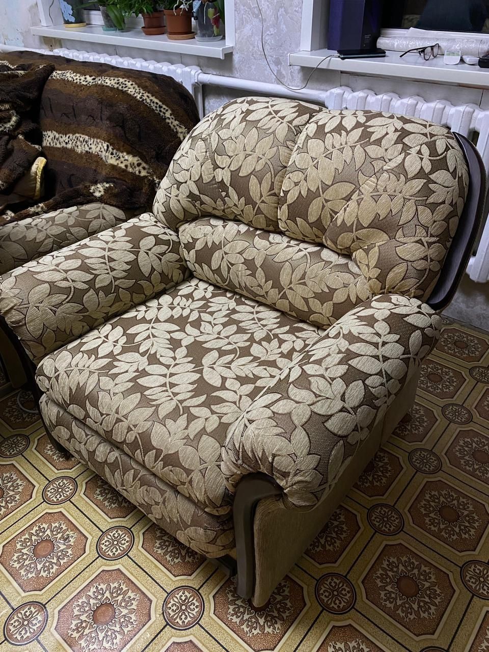 Продам диван, софу и кресло б/у