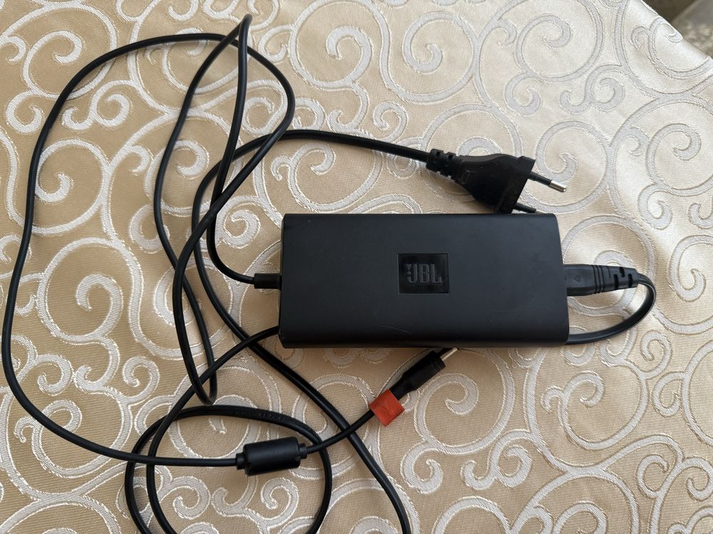 Продается Оригинал JBL Boombox Squad , цвет камуфляж.