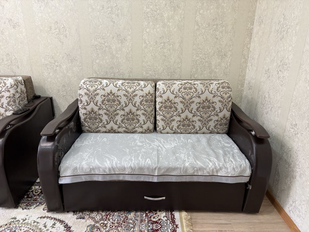 Продаётся комплект диванов