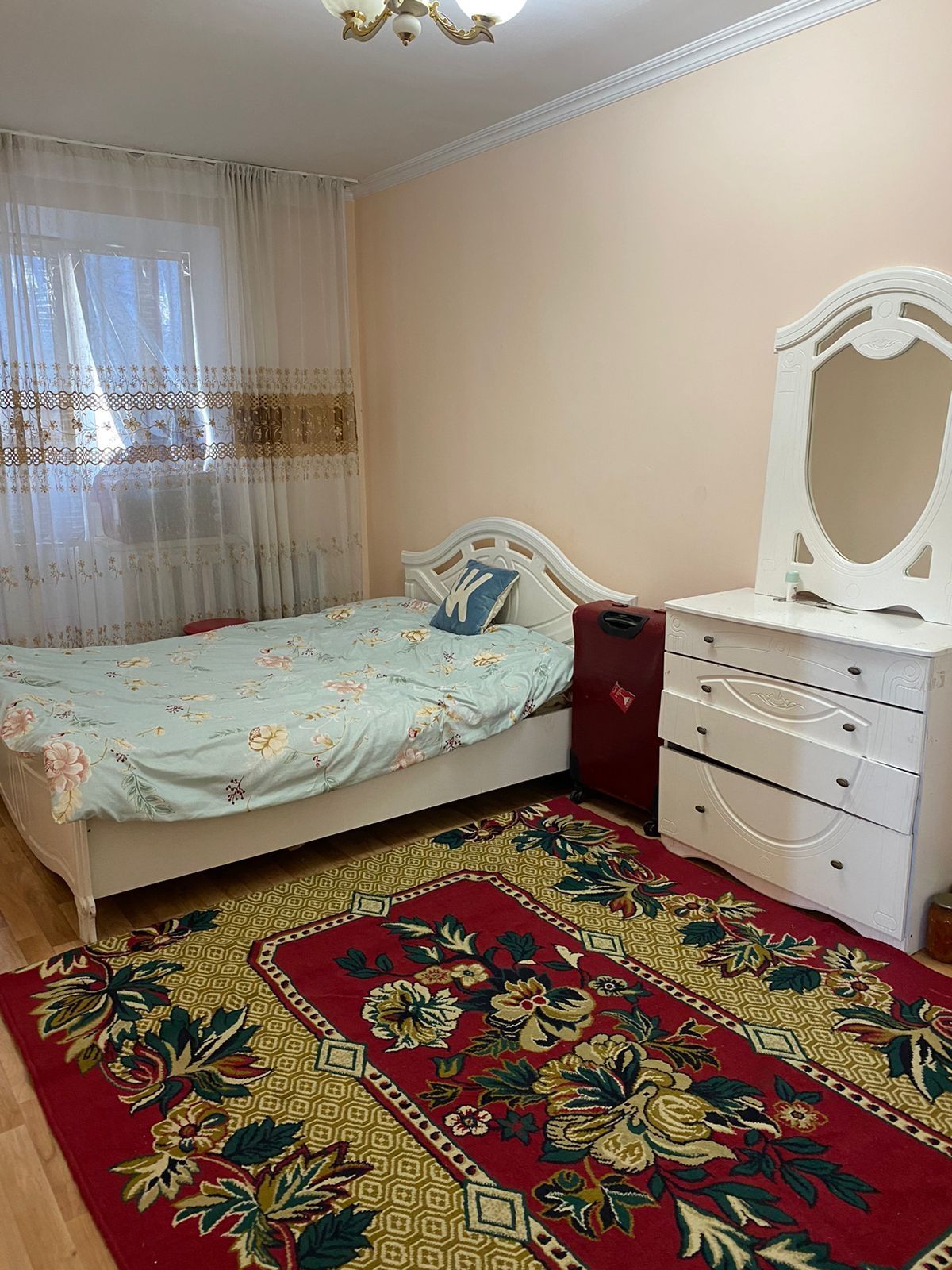 Нужна девушка на подселение. 2 ком квартира