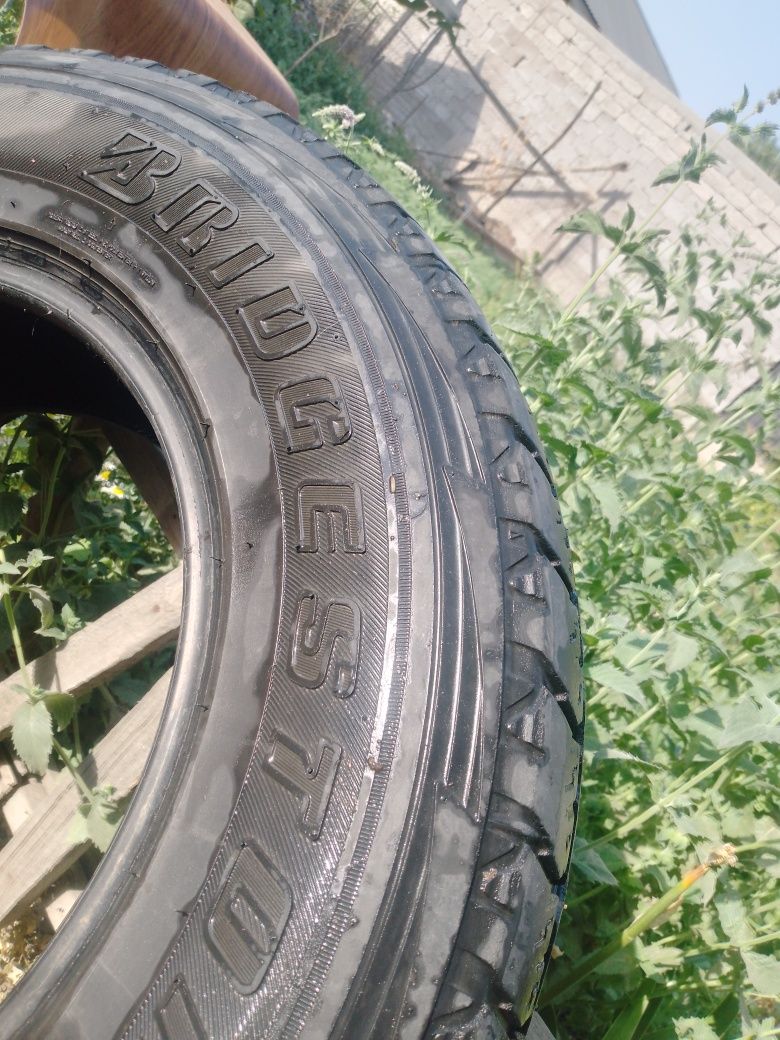 Шины 215-60-R17 продам