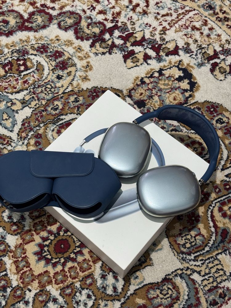 Apple AirPods Max blue