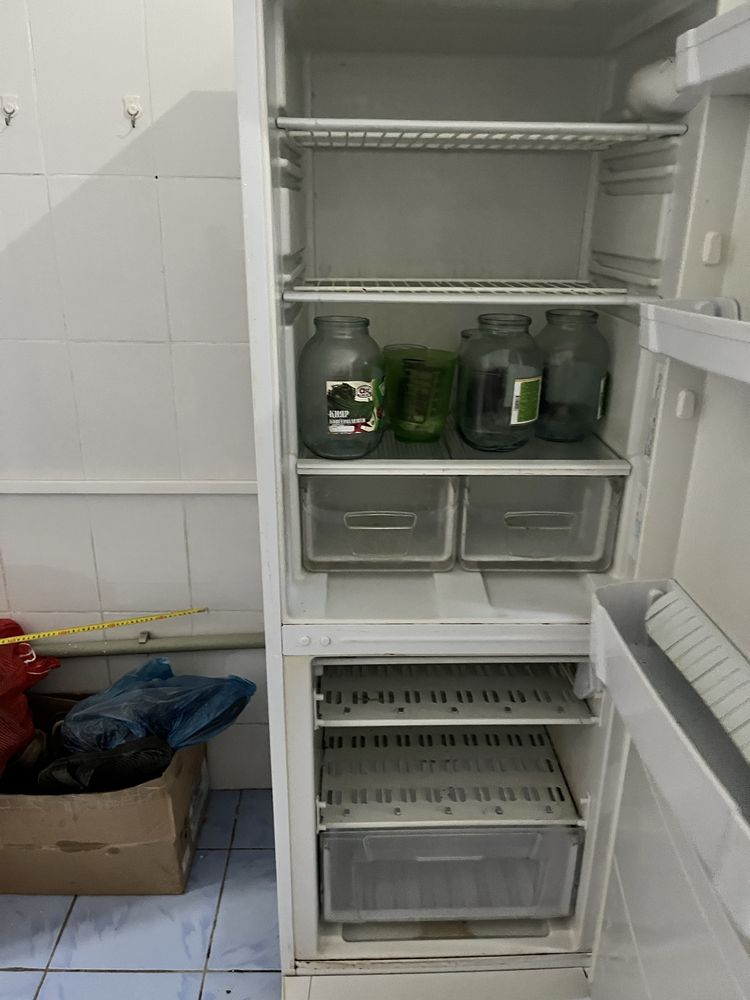 Продам холодильник на запчасти
