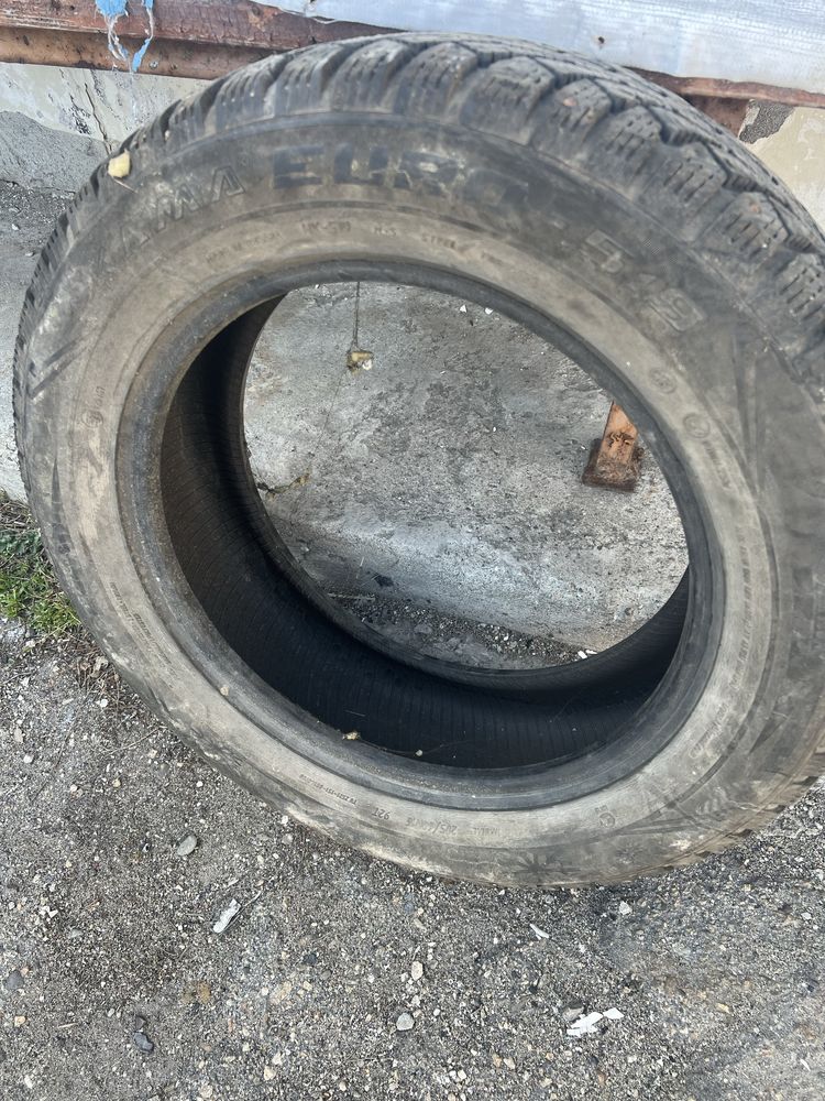 Продам зимние шипованные резины 16